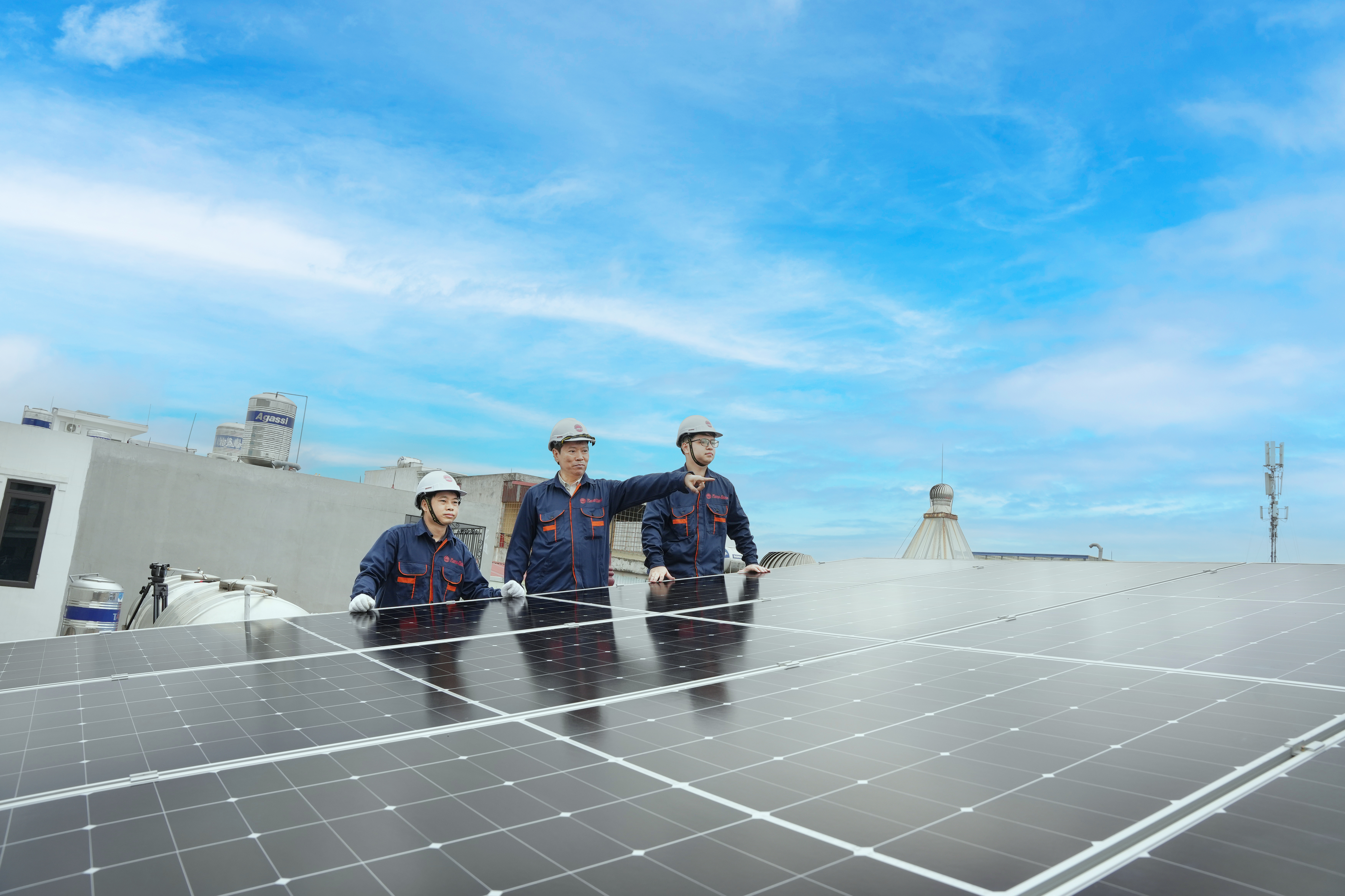 Top 5 lợi ích của hệ thống điện năng lượng mặt trời mái nhà Top 5 lợi ích của hệ thống điện năng lượng mặt trời mái nhà