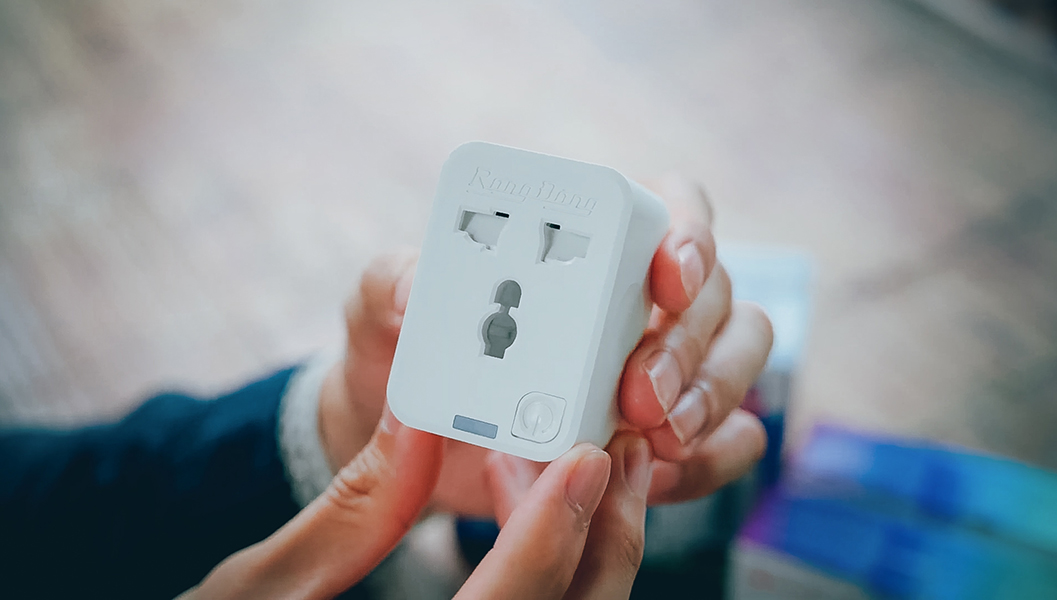 Thiết bị ổ cắm thông minh wifi Rạng Đông