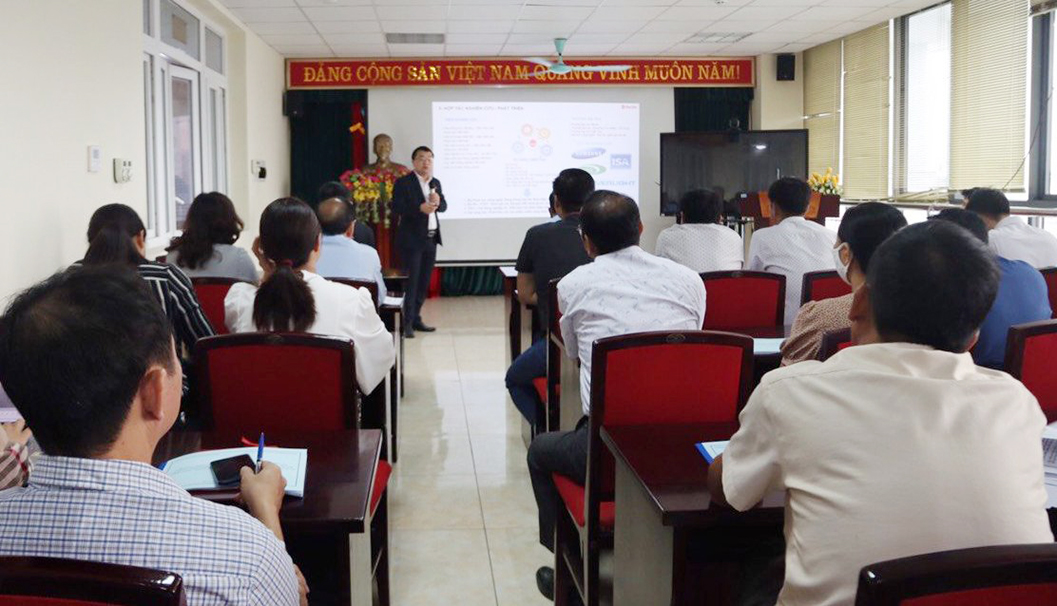Ông Nguyễn Hồng Thu - Đại diện Cty CP Bóng đèn Phích nước Rạng Đông