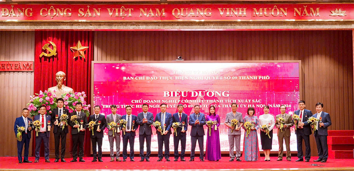THÀNH ỦY HÀ NỘI BIỂU DƯƠNG BÍ THƯ ĐẢNG ỦY, TỔNG GIÁM ĐỐC NGUYỄN ĐOÀN THĂNG
