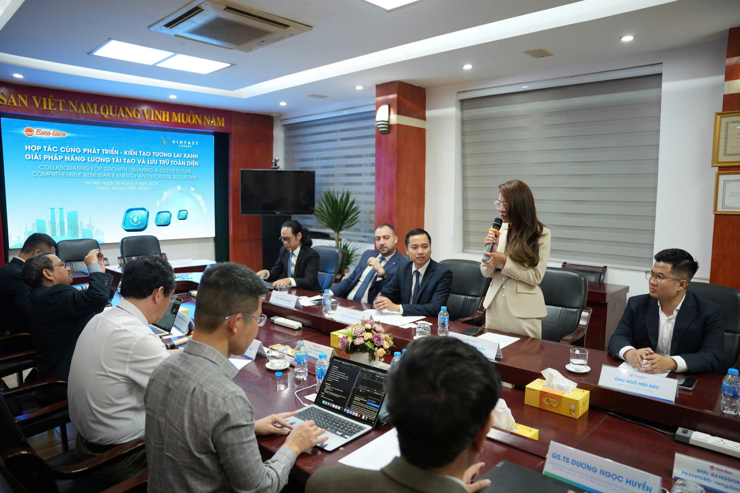 Hai bên cùng trao đổi, thảo luận về các lĩnh vực hợp tác trong thời gian tới
