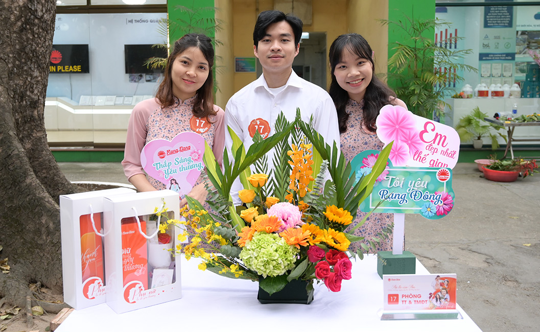 Tác phẩm: Lẵng hoa chào mừng ngày 8/3