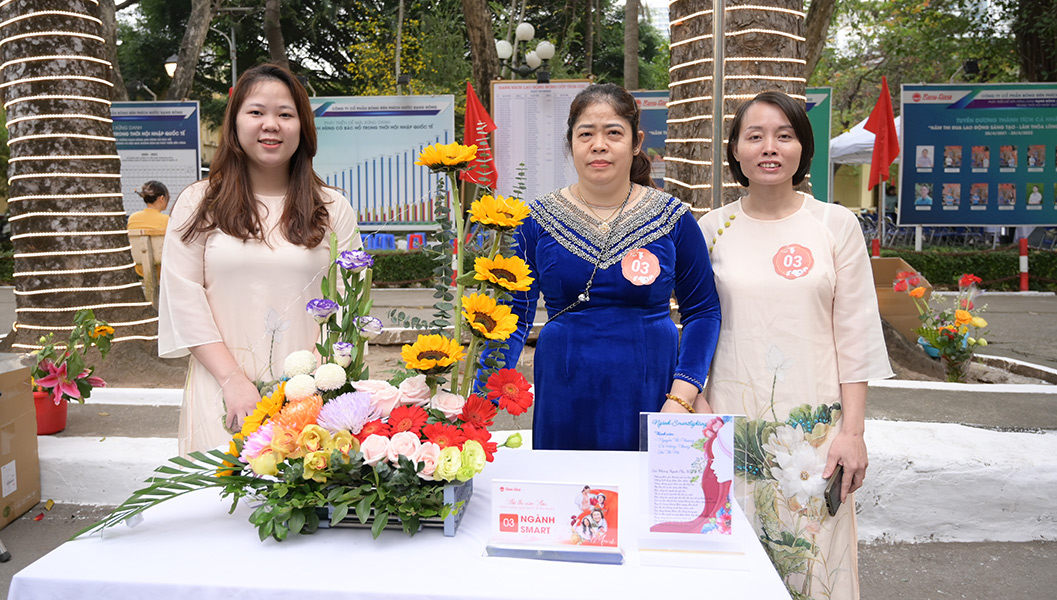 Tác phẩm Con thuyền ánh sáng