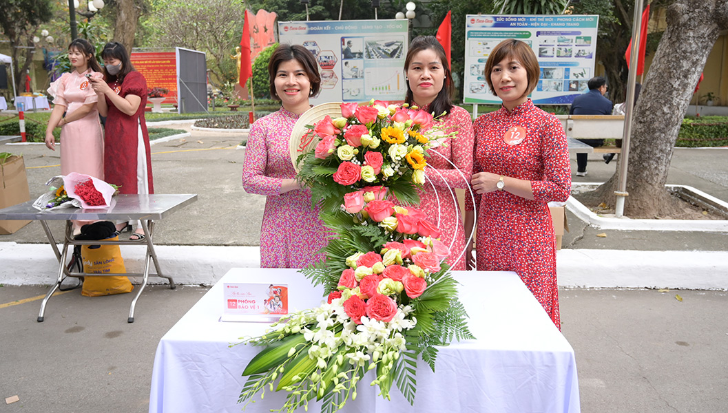 Tác phẩm: Hương sắc bốn mùa