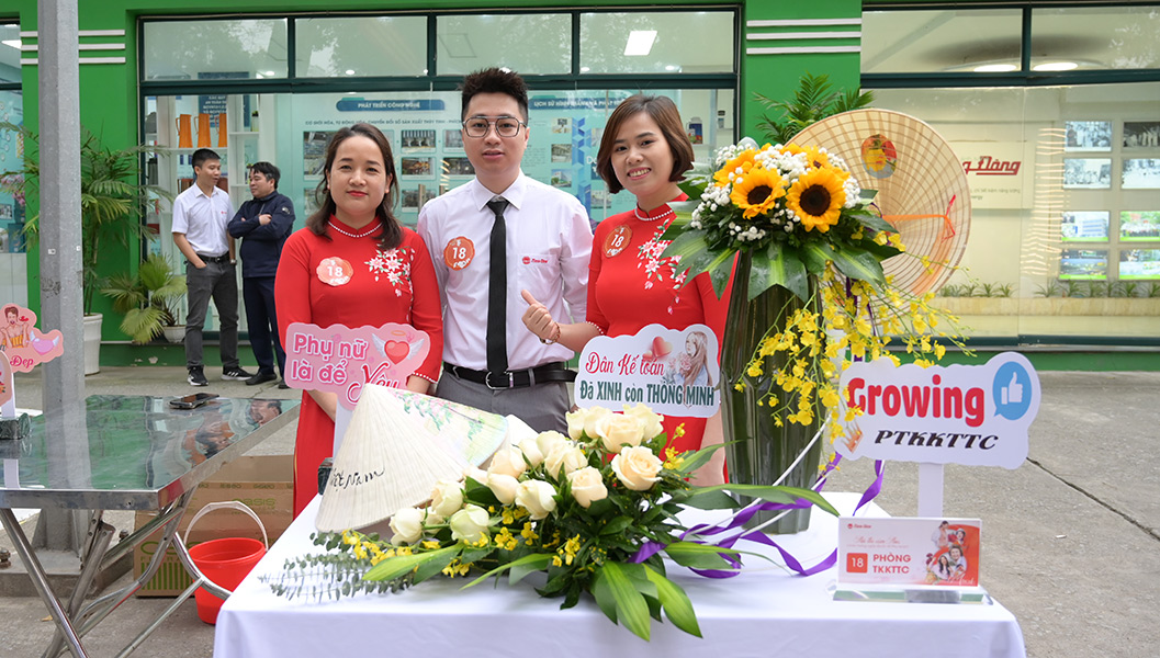 Tác phẩm Phụ nữ là để Yêu .