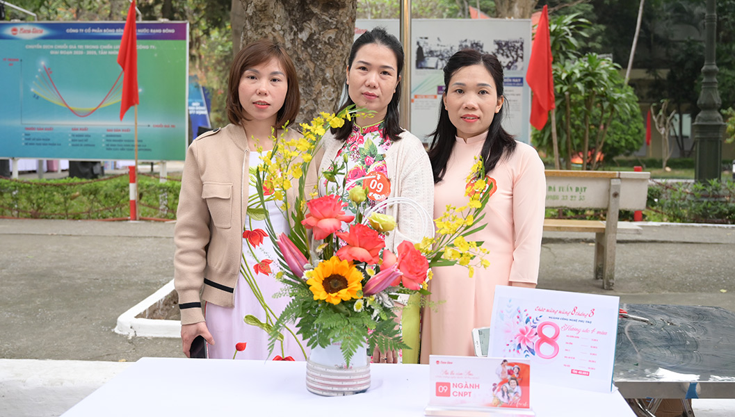 Tác phẩm Sắc màu phái đẹp