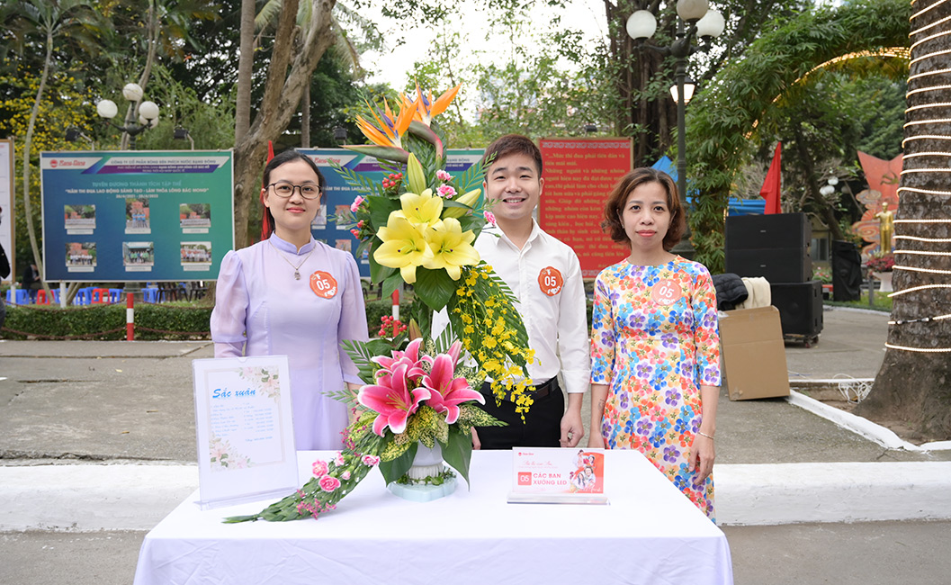 Tác phẩm Sắc Xuân