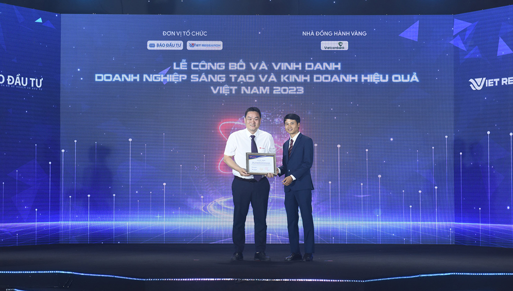 Rạng Đông được vinh danh top 5 Doanh nghiệp thiết bị điện sáng tạo và kinh doanh hiệu quả 2023