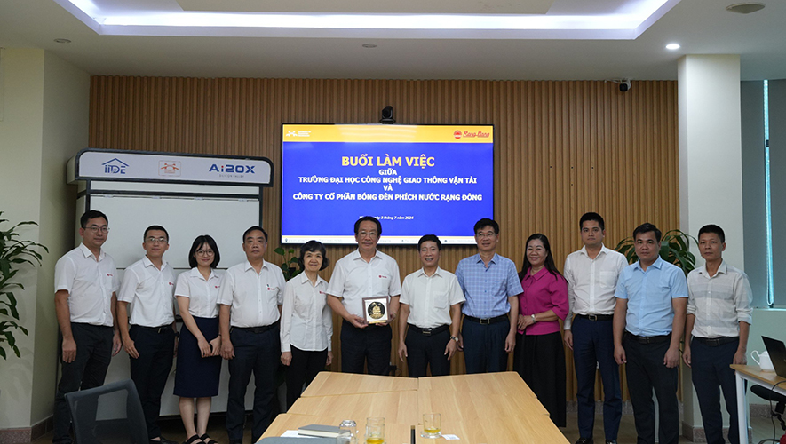 Trường Đại học Công nghệ Giao thông Vận tải trao đổi hợp tác cùng Rạng Đông
