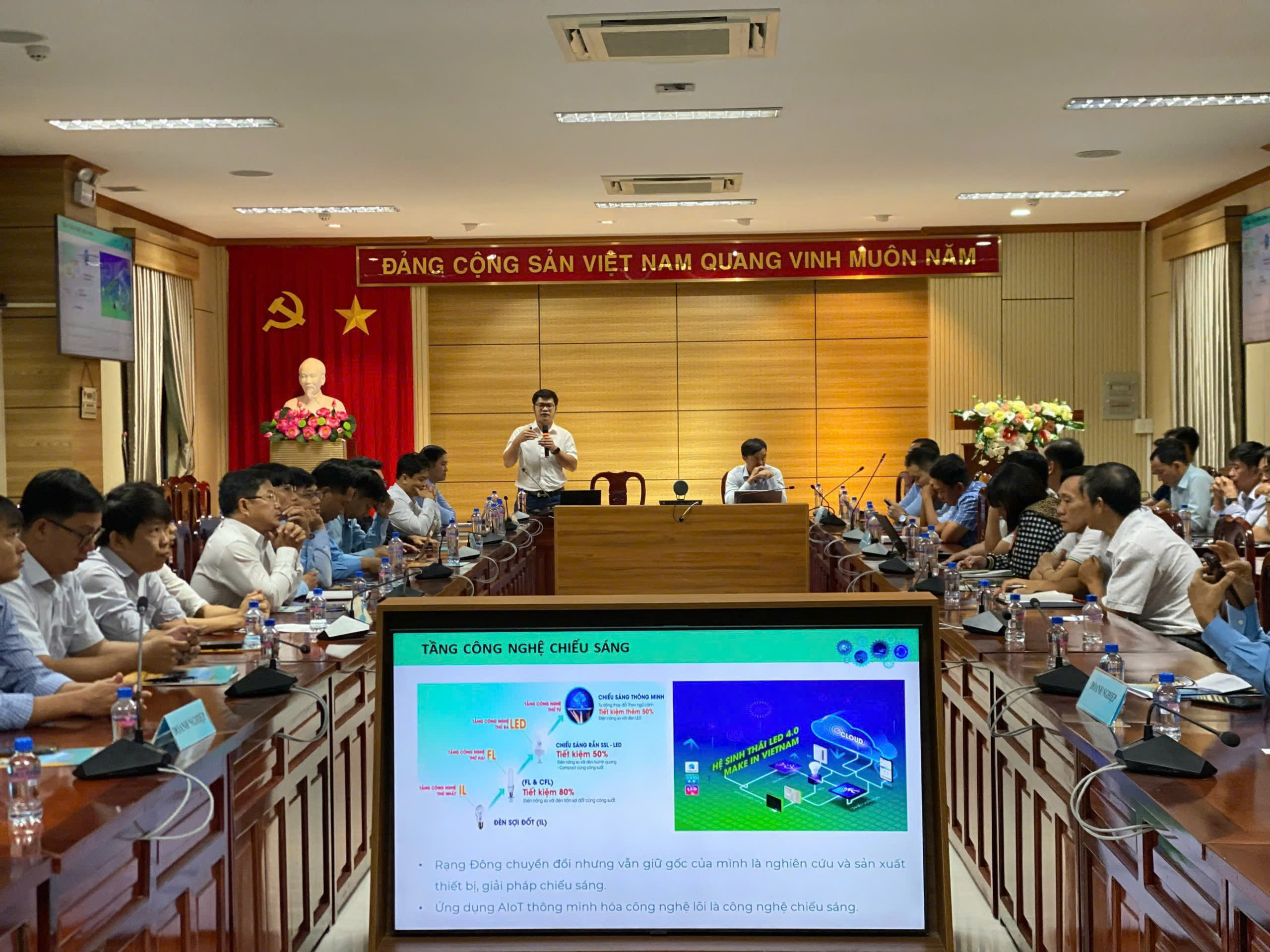 Rạng Đông - dấu ấn tại hội thảo “Ứng dụng công nghệ IoT cho hệ thống chiếu sáng thông minh” tỉnh Đồng Tháp