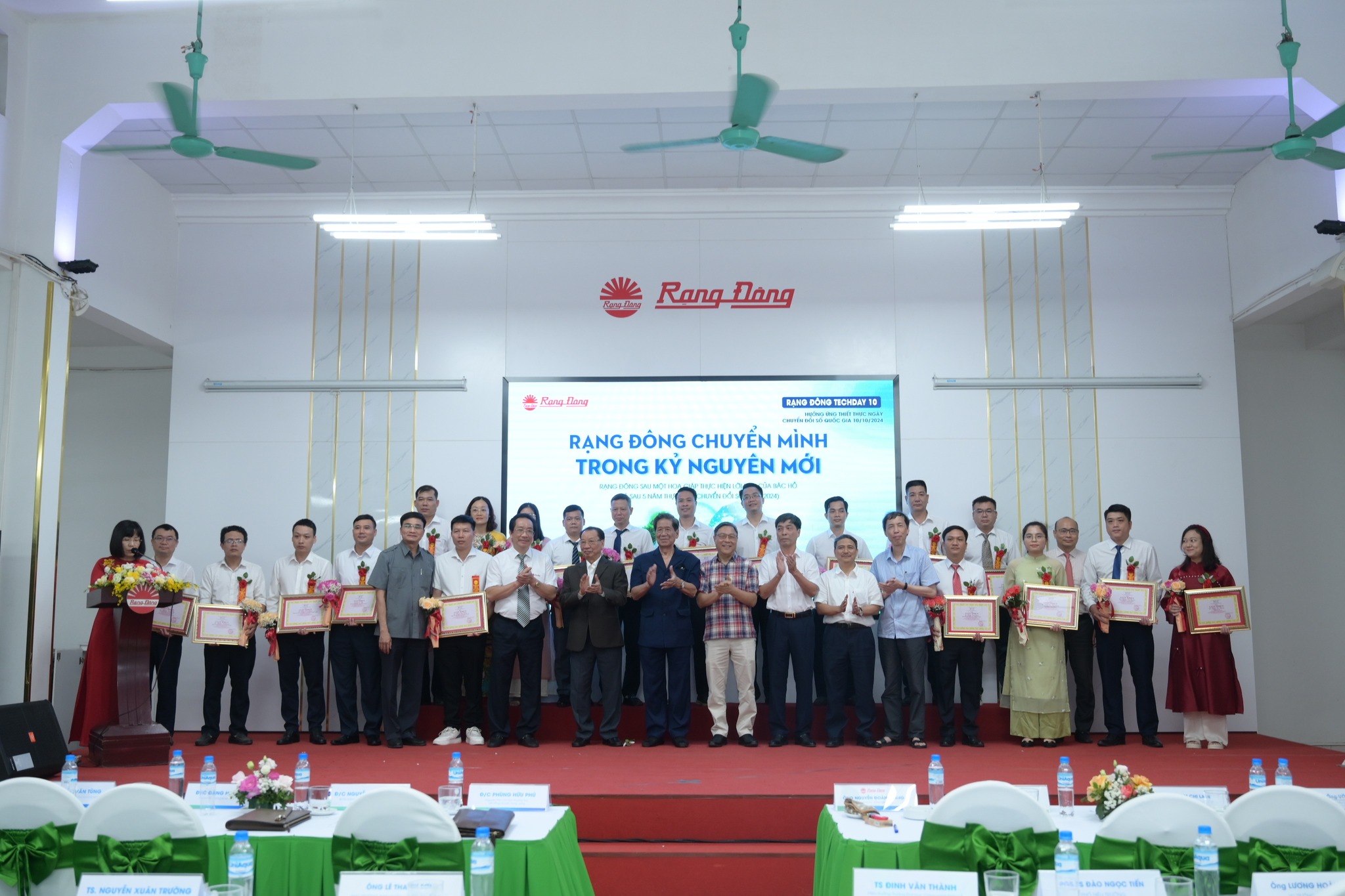 Tổng kết cao trào thi đua lao động sáng tạo "Làm Thỏa Lòng Bác Mong" - Rạng Đông TechDay 10