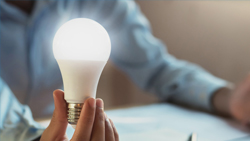 Tuổi thọ trung bình của 1 bóng đèn led bulb là bao nhiêu?